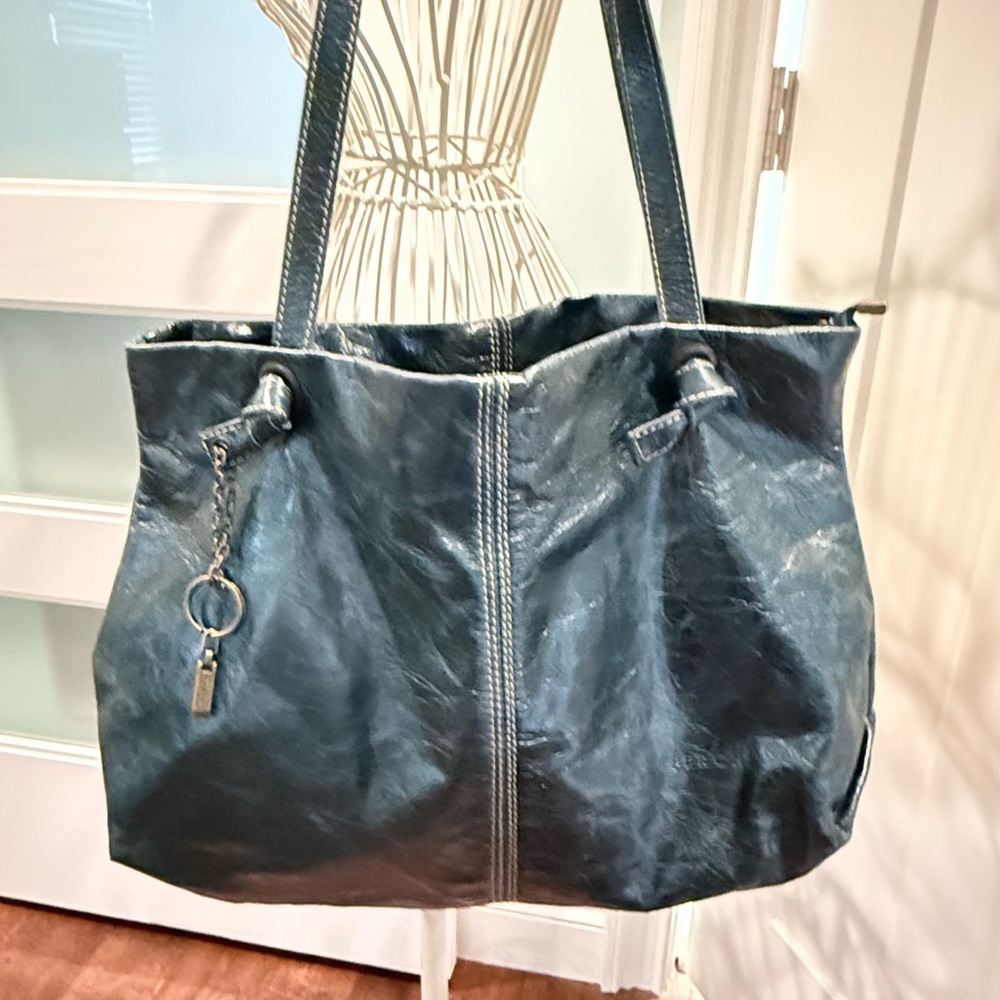 Elegant Green Leather Tote Bag